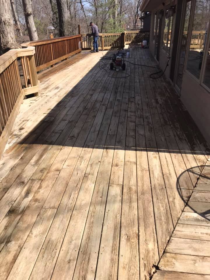 Before and After Deck Cleaning in Decatur, IL Thumbnail