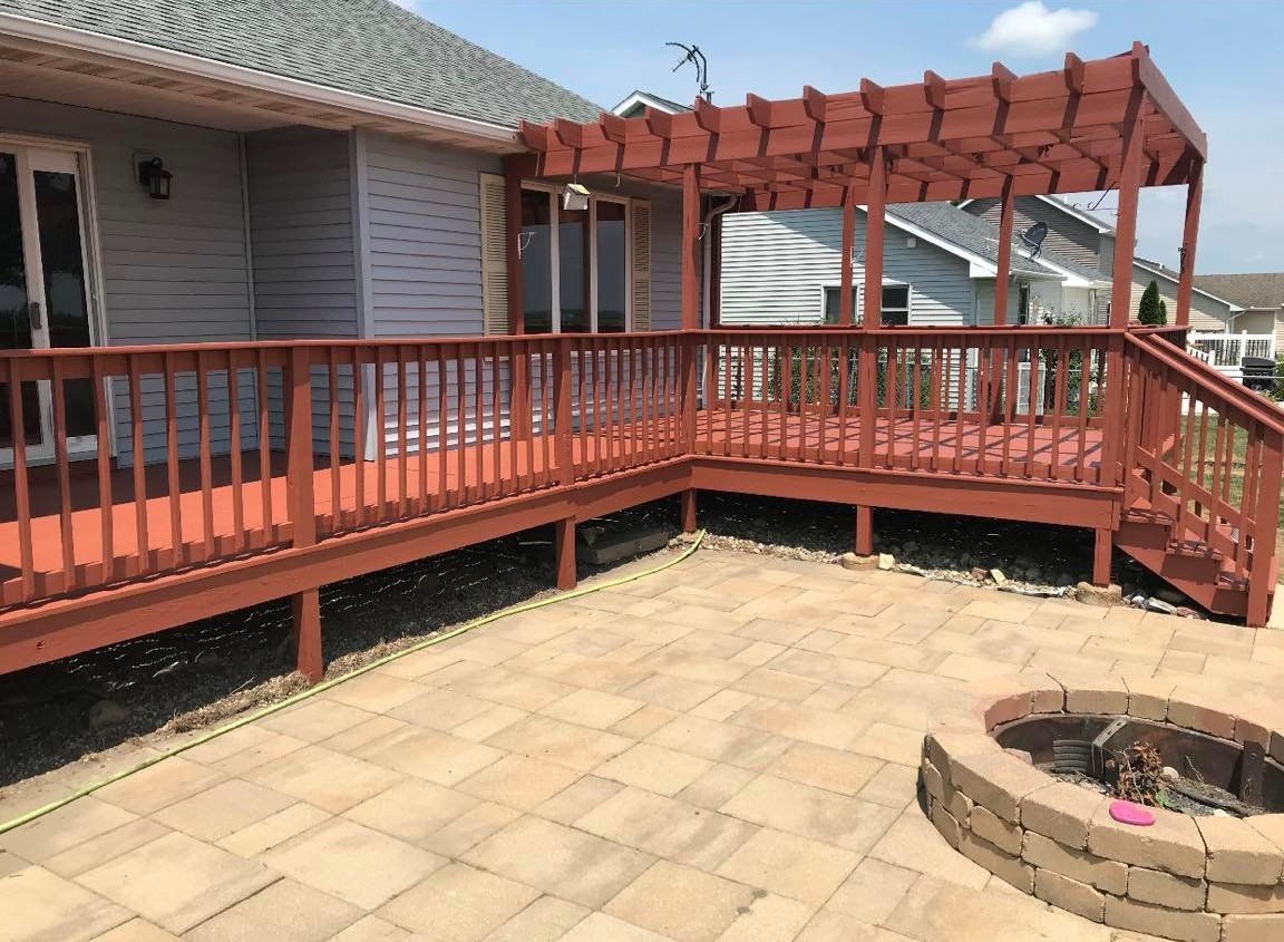 Deck Painting in Maroa and Mt. Zion, IL Thumbnail