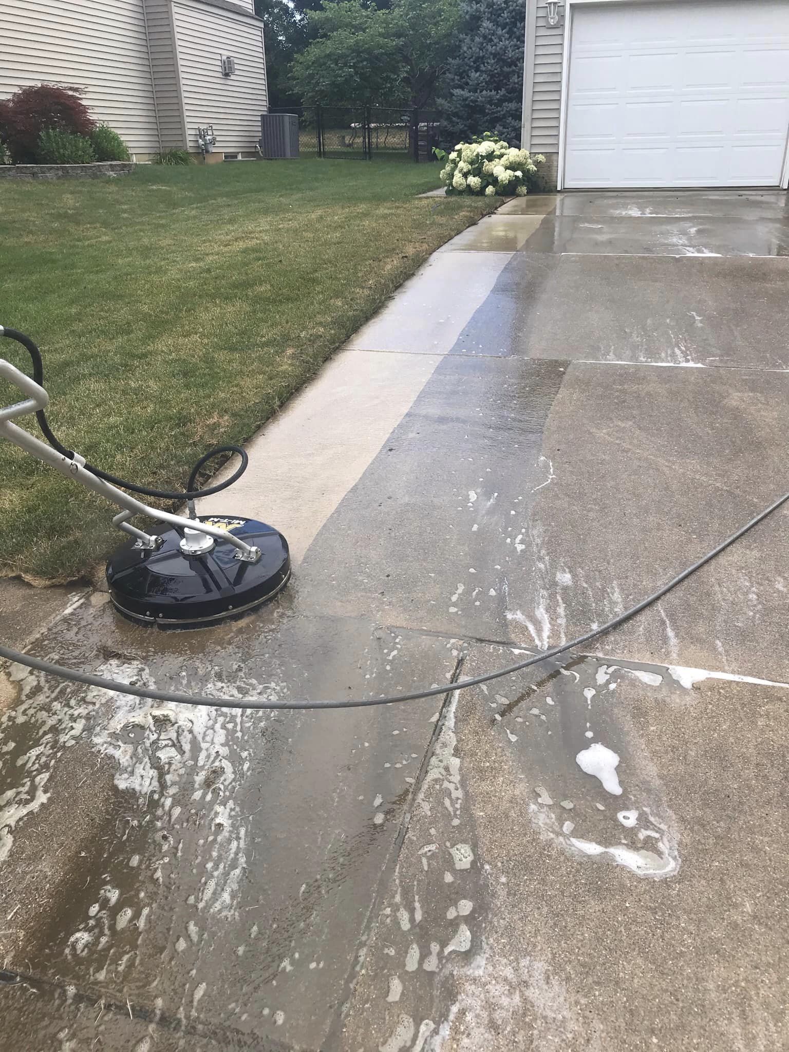Driveway and Patio Cleaning in Sullivan, IL Thumbnail